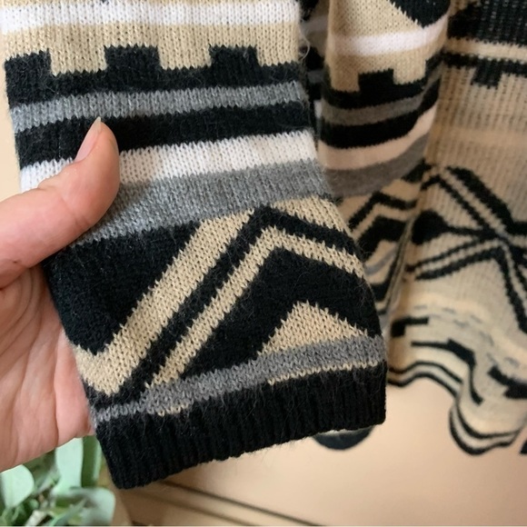 Women's Black, White & Tan Aztec Southwestern Print Open Front Cardigan Sweater - Picture 4 of 9